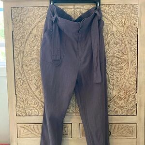 TAHARI grayish blue 100% Lenin pants.